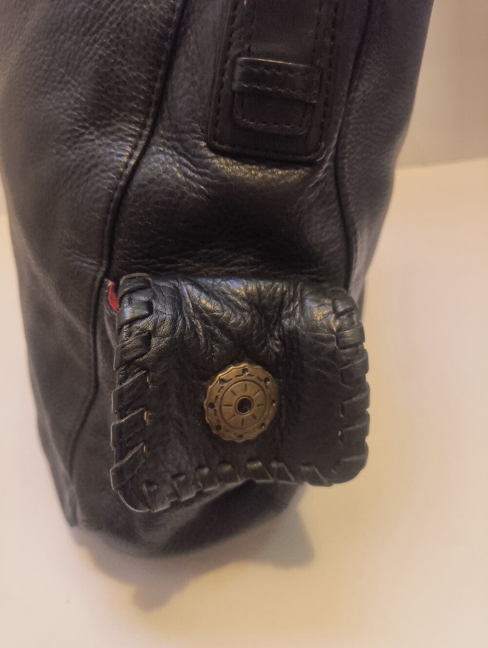 The Sak Black Pebbled Leather Hobo Bag Whipstitch Trim Red Lining Y2K Boho - Picture 3 of 8